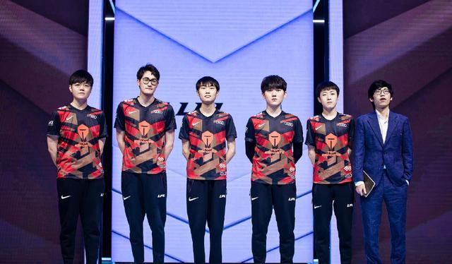 不断扩大比 不断扩大比